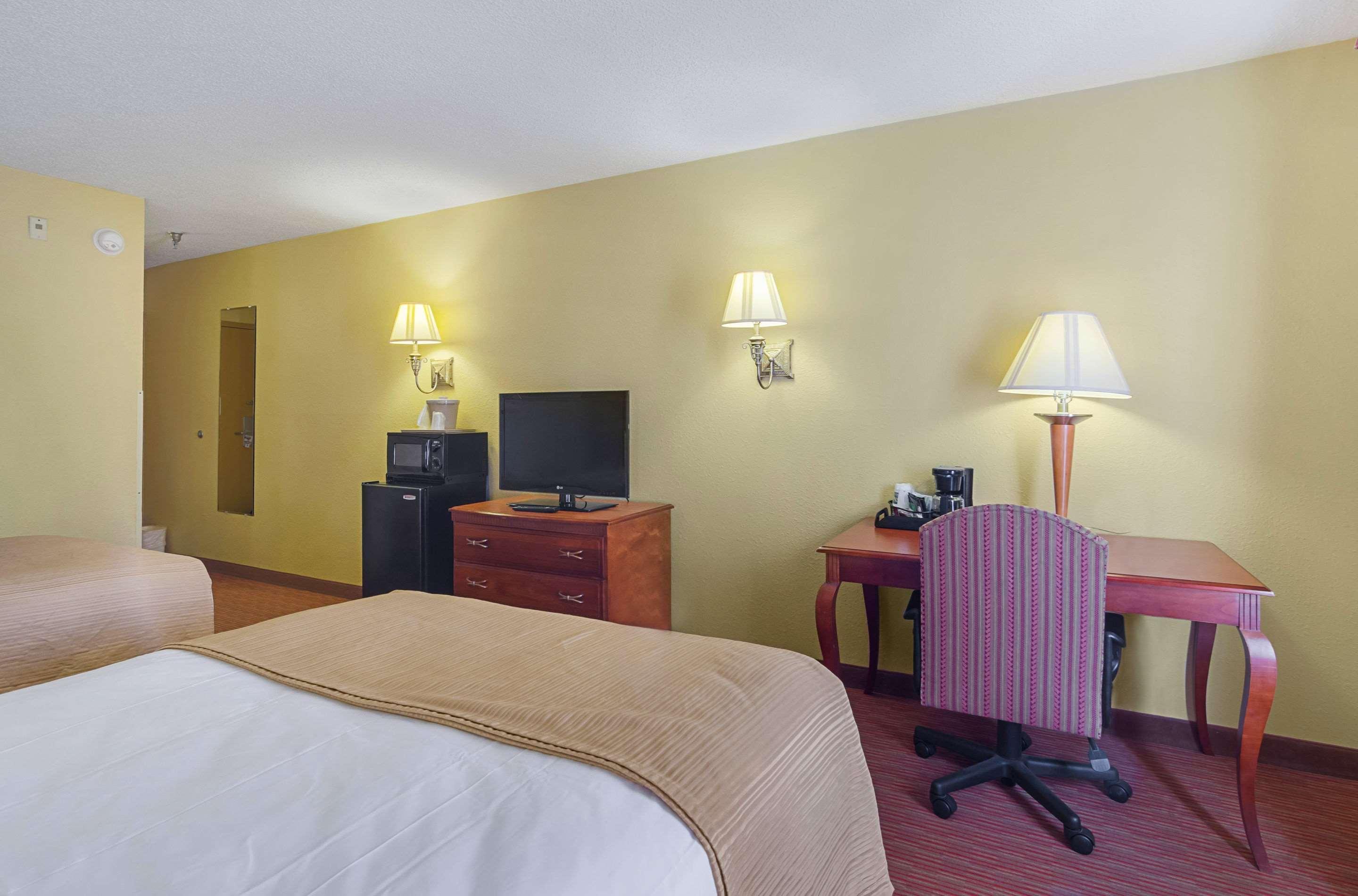 Surestay Plus Hotel By Best Western Durham Medical Center Екстериор снимка