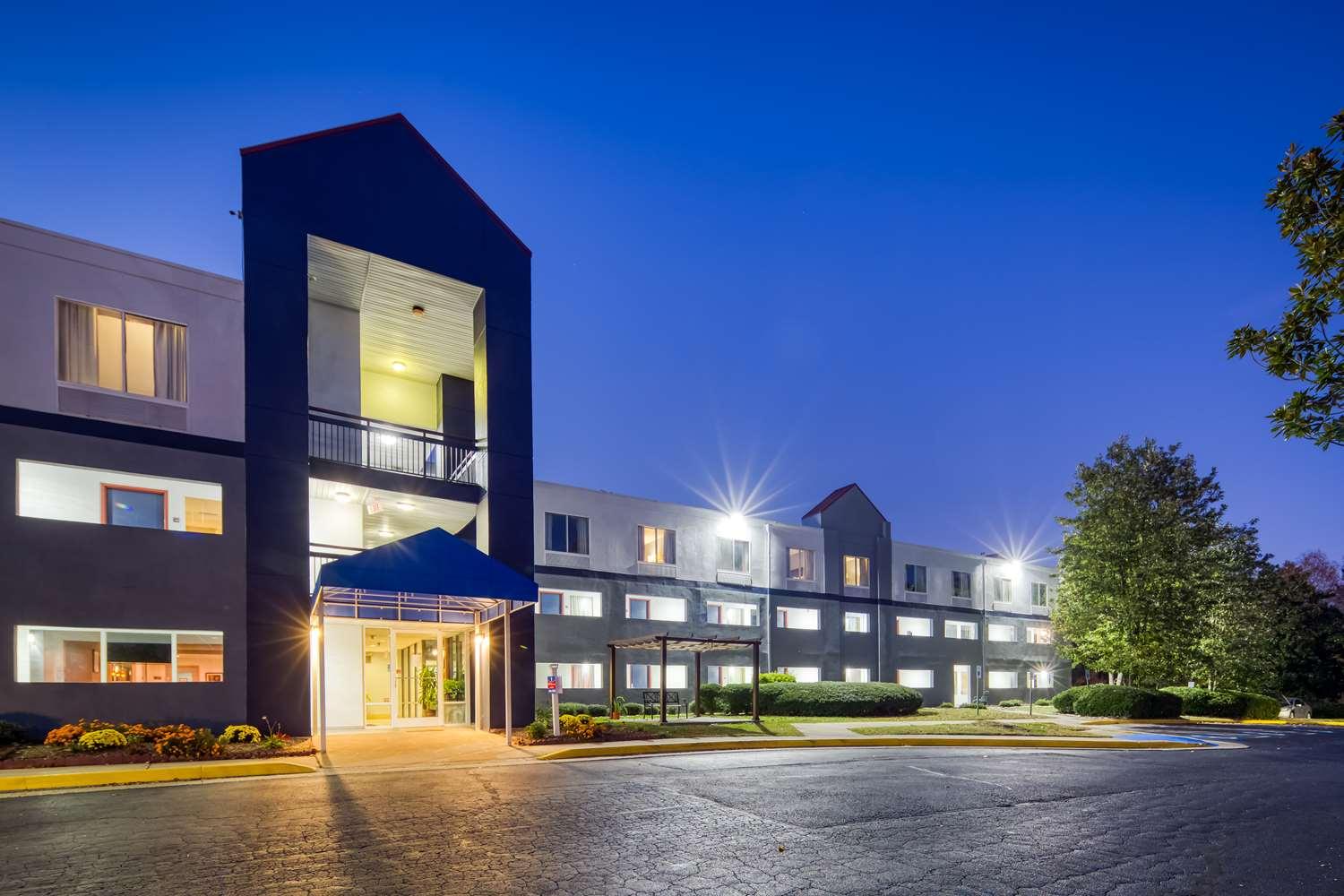 Surestay Plus Hotel By Best Western Durham Medical Center Екстериор снимка