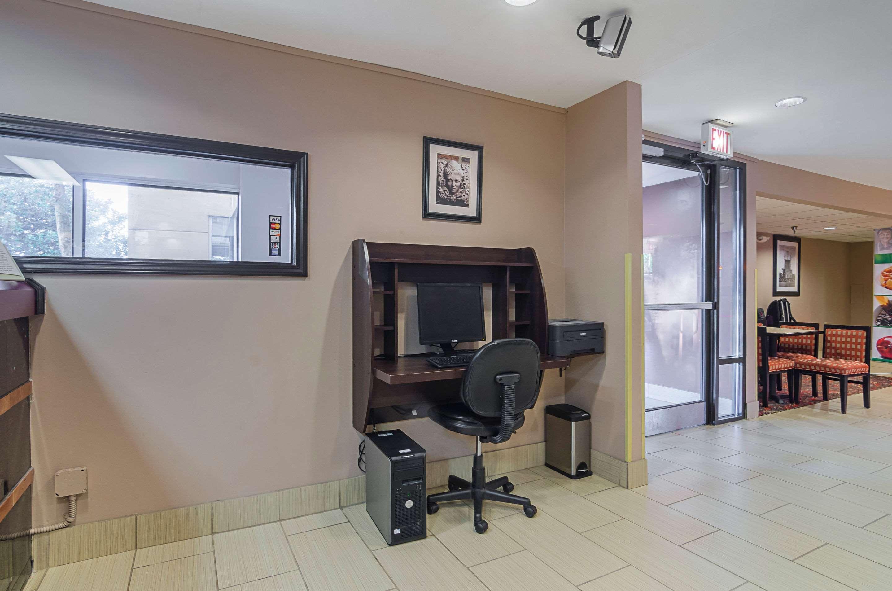Surestay Plus Hotel By Best Western Durham Medical Center Екстериор снимка