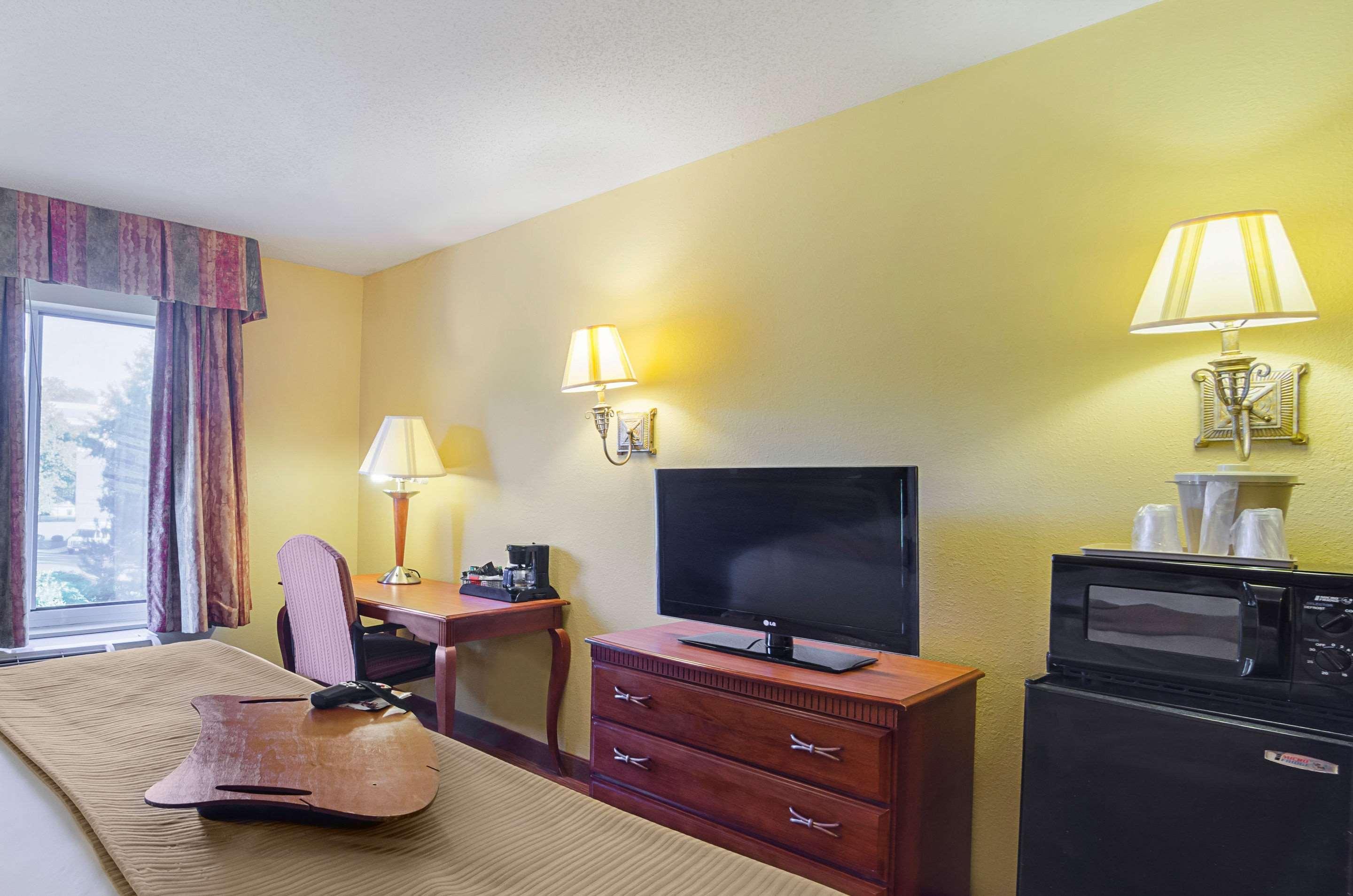 Surestay Plus Hotel By Best Western Durham Medical Center Екстериор снимка