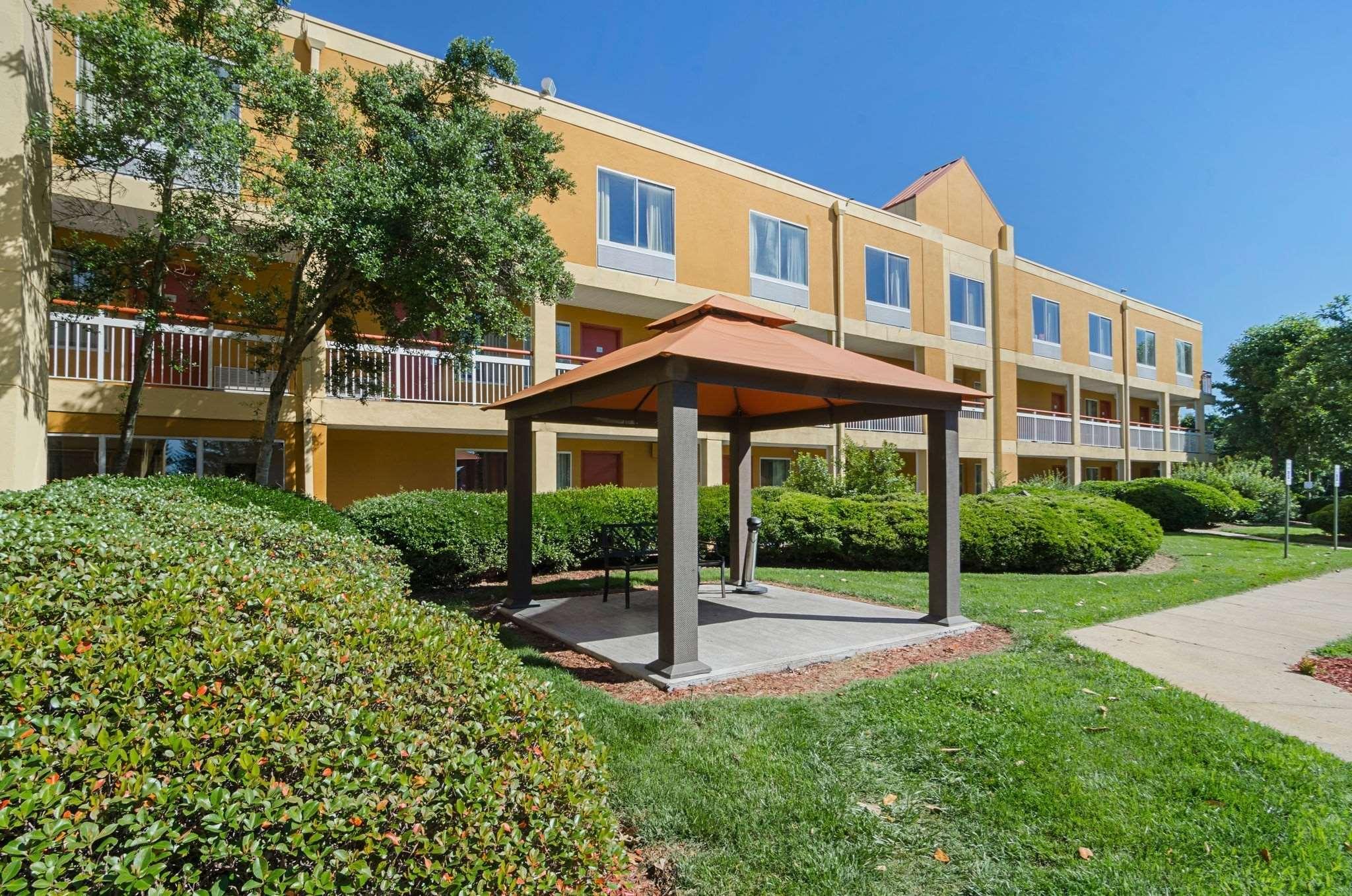 Surestay Plus Hotel By Best Western Durham Medical Center Екстериор снимка