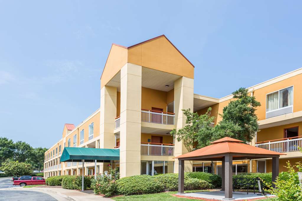 Surestay Plus Hotel By Best Western Durham Medical Center Екстериор снимка
